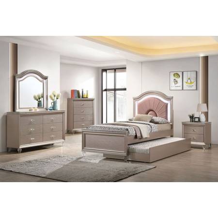 Eilla Bedroom Set