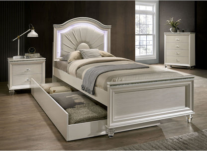 Eilla Bedroom Set